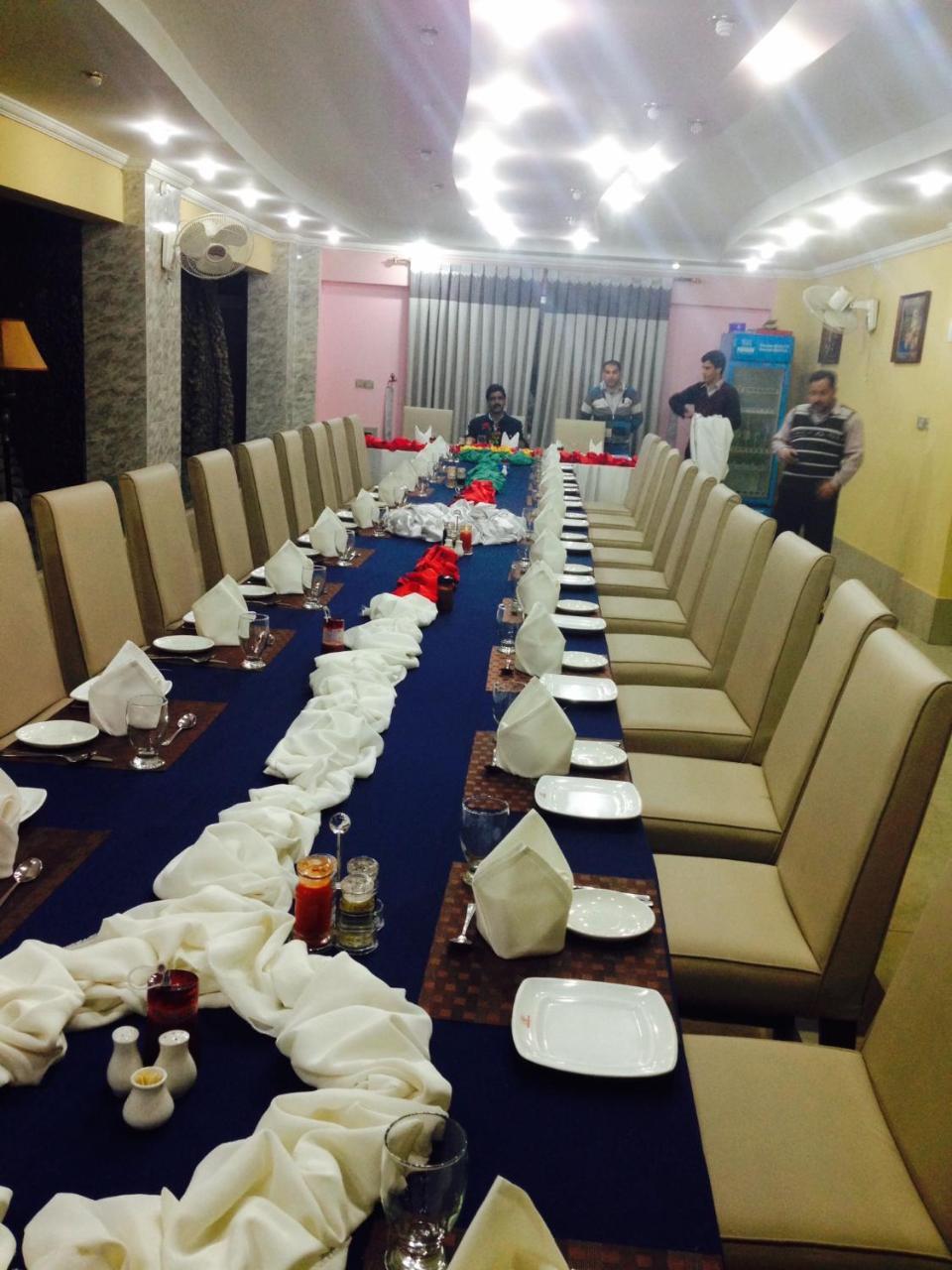 Mir Continental Hotel Muzaffarabad Exterior photo